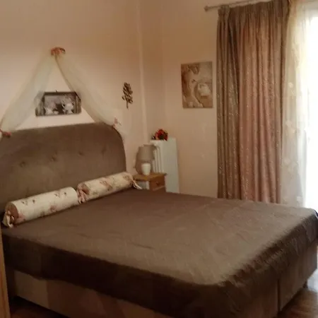 Ennie's Place * Corfu (city)