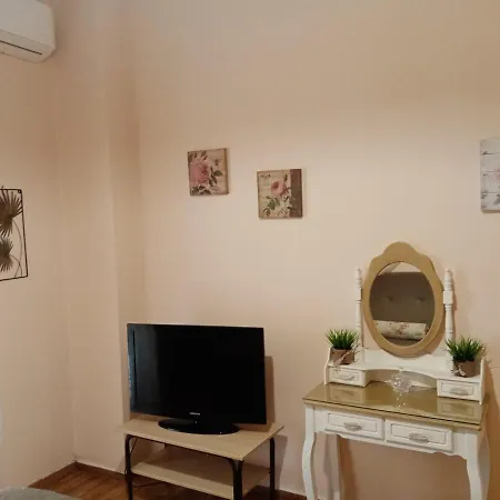 Ennie's Place شقة